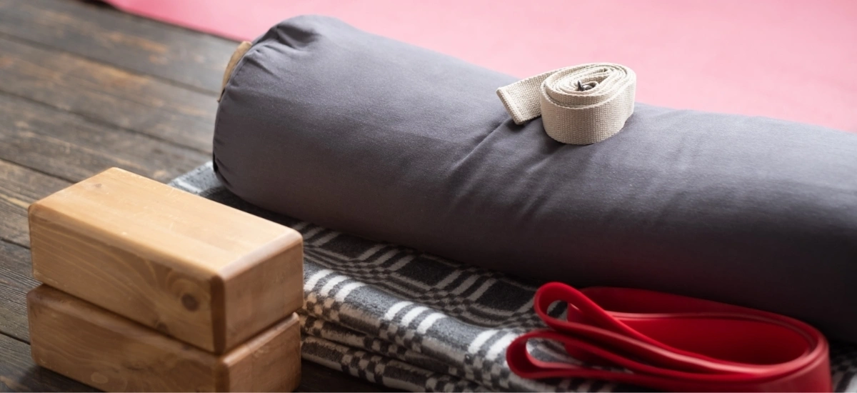 do czego służy kostka do jogi