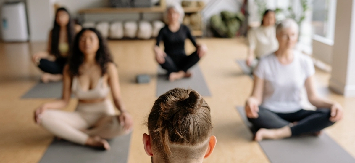 czym zastąpić kostkę do jogi w domu