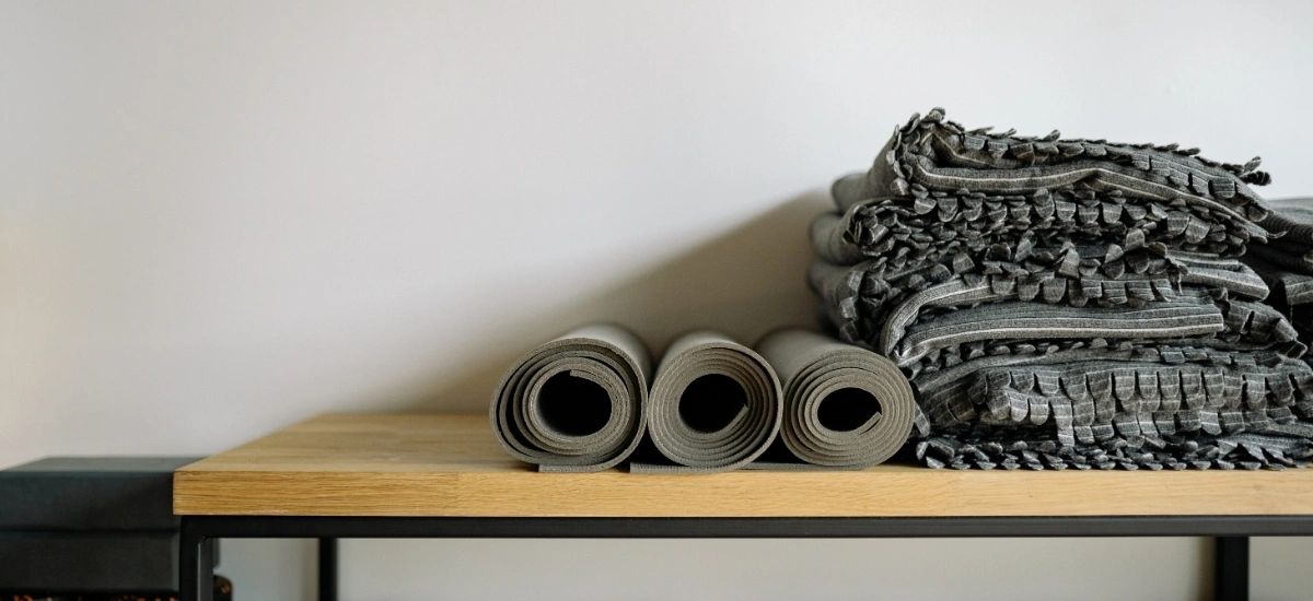 mata do jogi travel vs klasyczna gruba mata